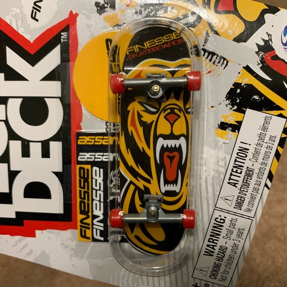 Tech Deck Toys Tech Deck Fingerboard Skateboard Finesse Series Lion